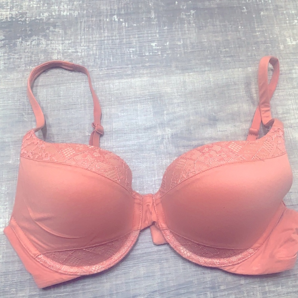 Victoria’s Secret BODY perfect shape 32C bra